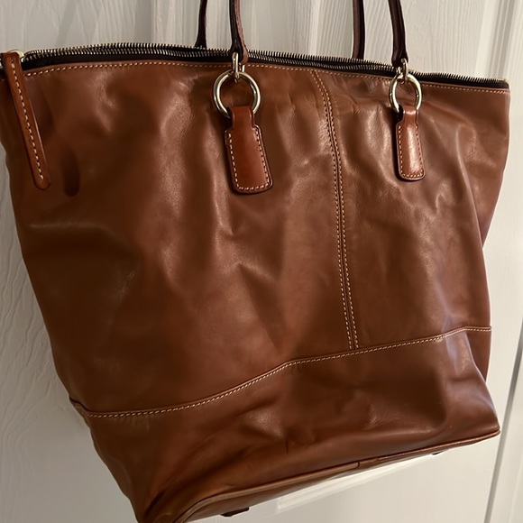 Dooney & Bourke soft leather tote with/Serial # - Picture 2 of 13